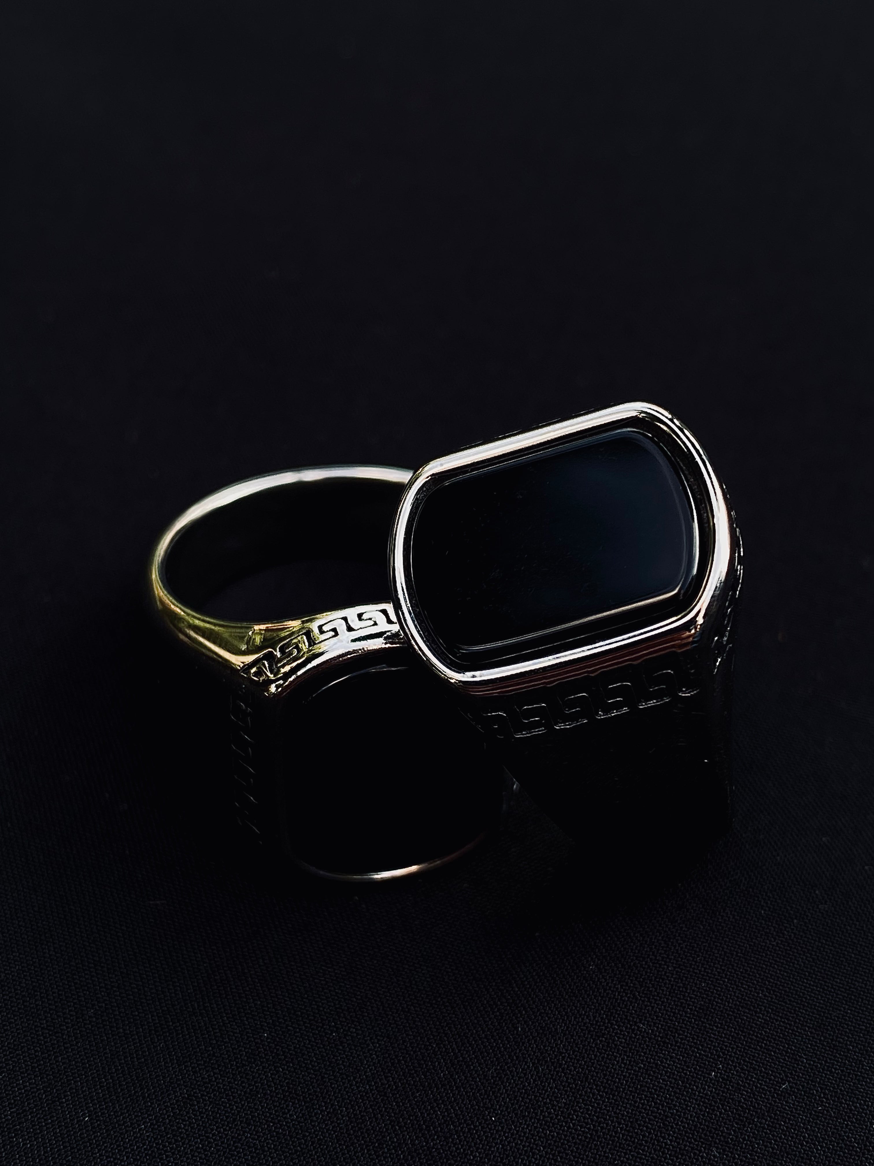 SHADOW ONYX RING
