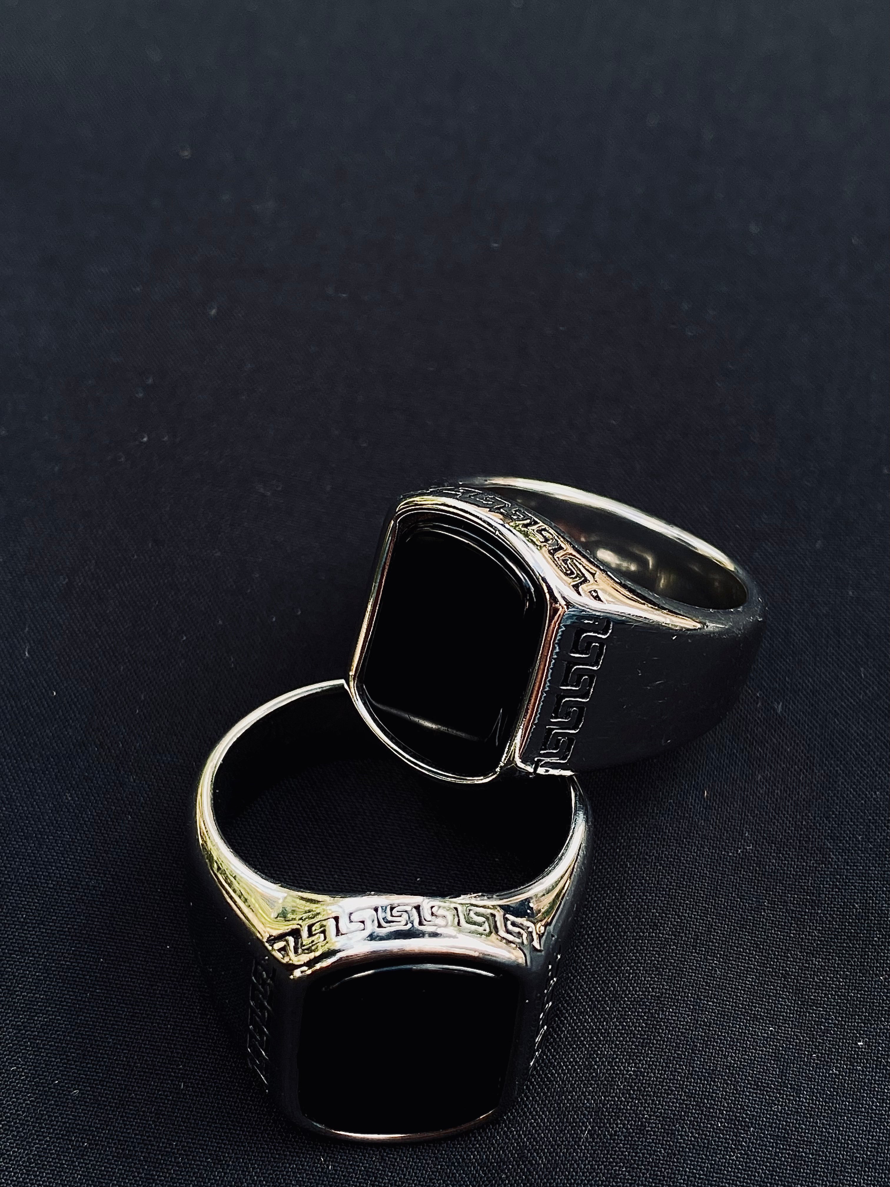 SHADOW ONYX RING