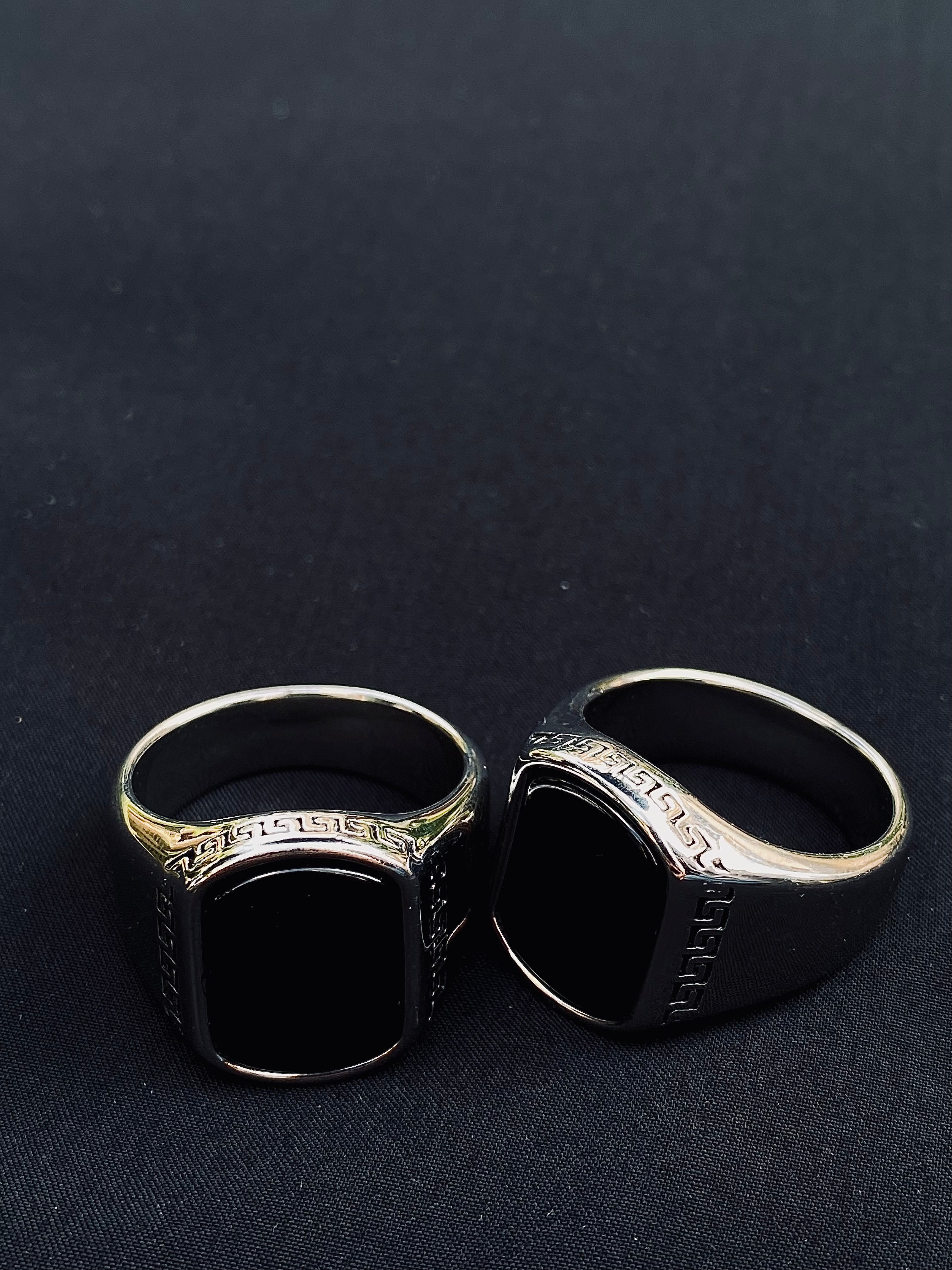 SHADOW ONYX RING
