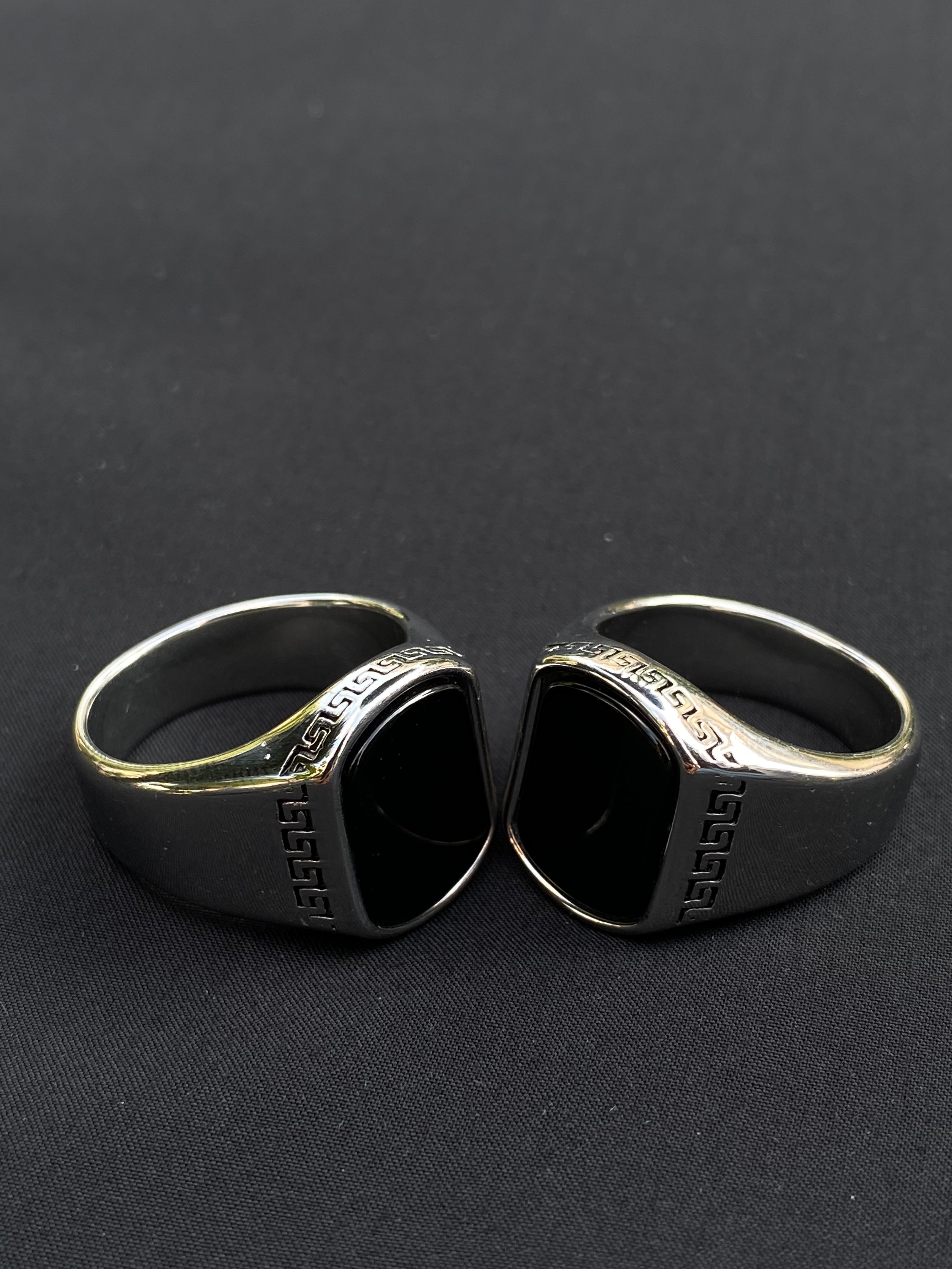 SHADOW ONYX RING