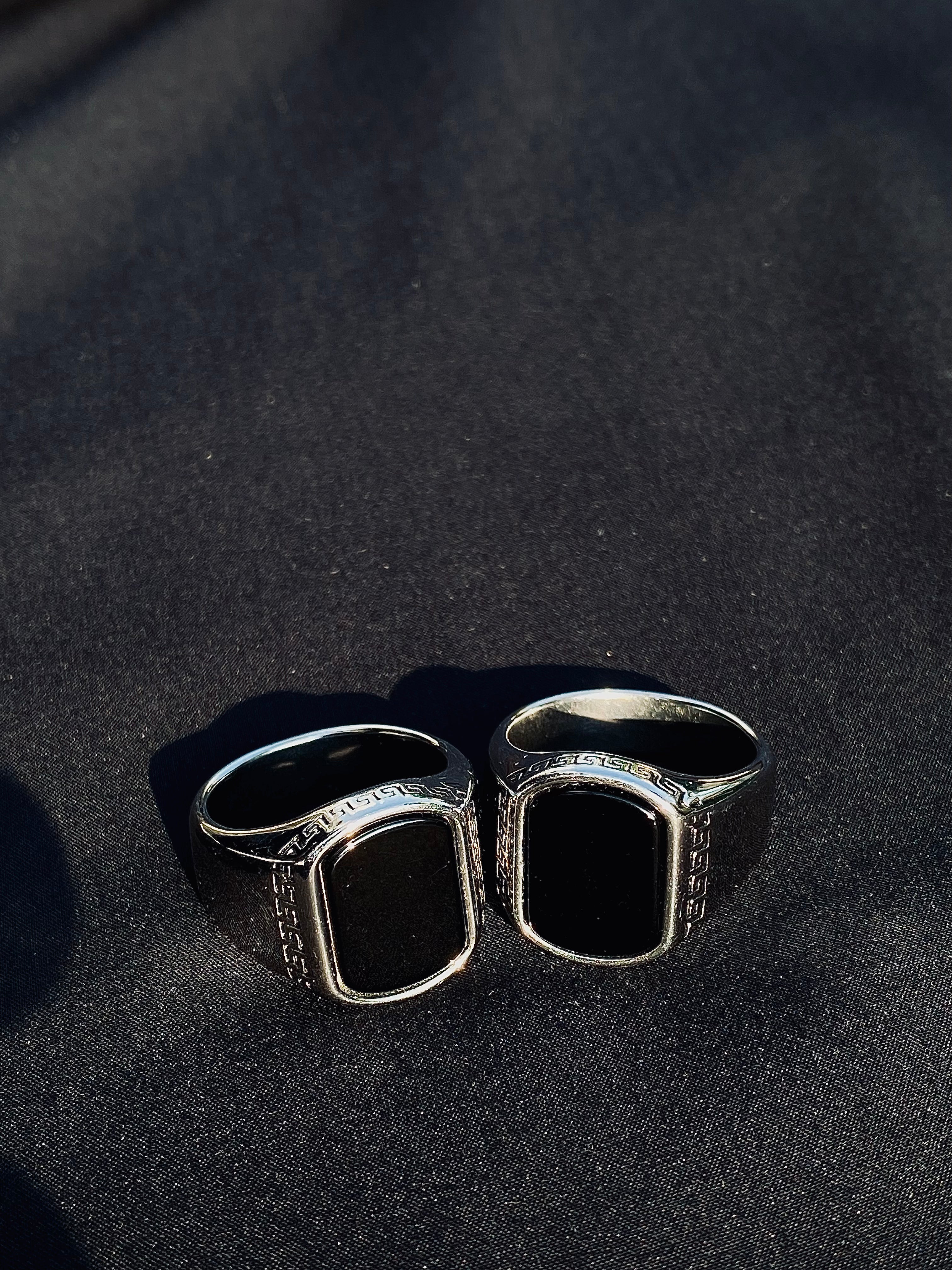 SHADOW ONYX RING
