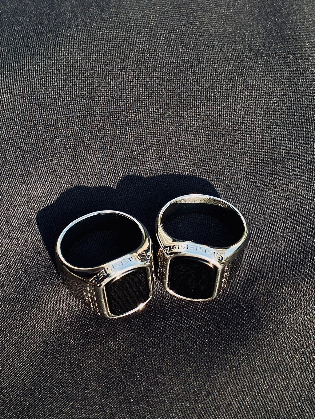 SHADOW ONYX RING