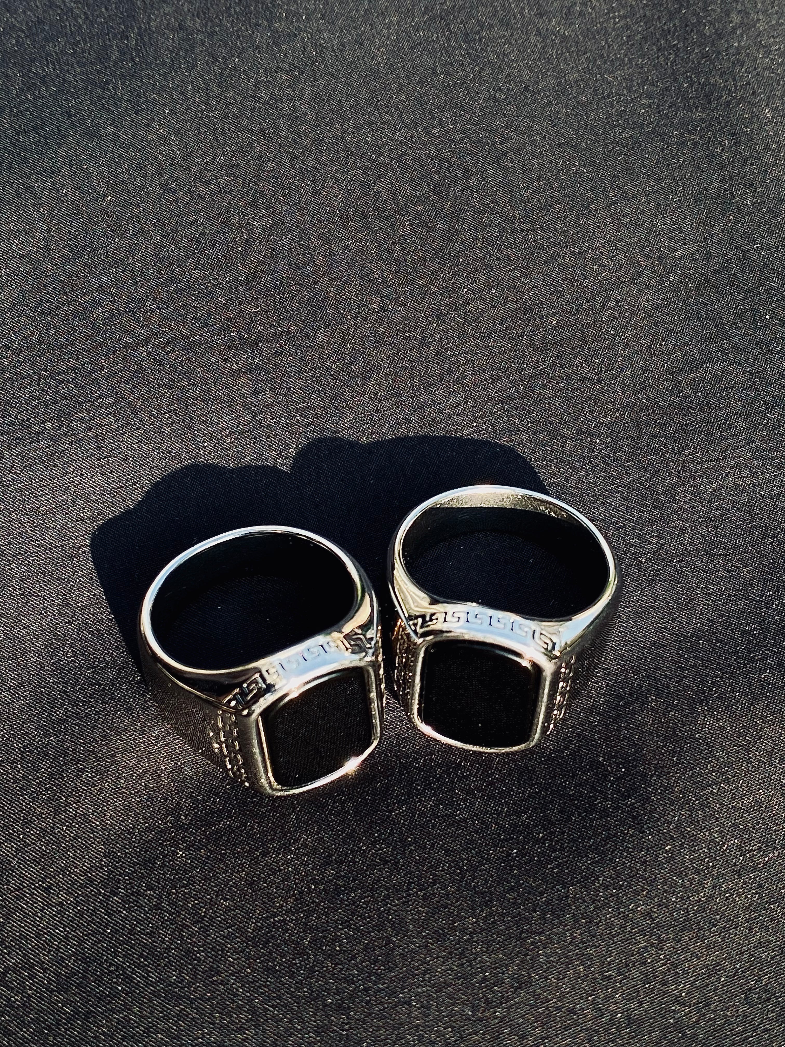 SHADOW ONYX RING