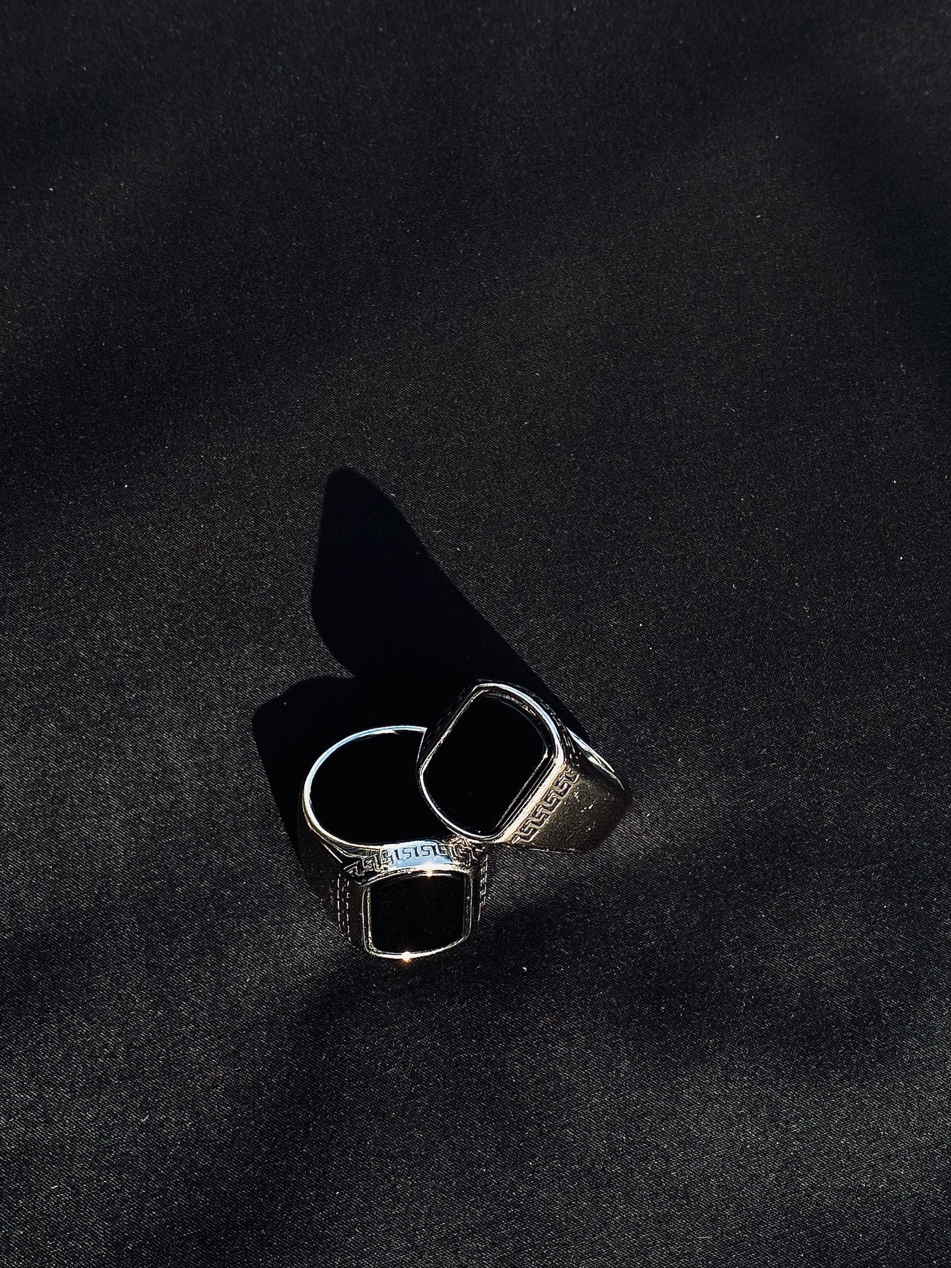 SHADOW ONYX RING